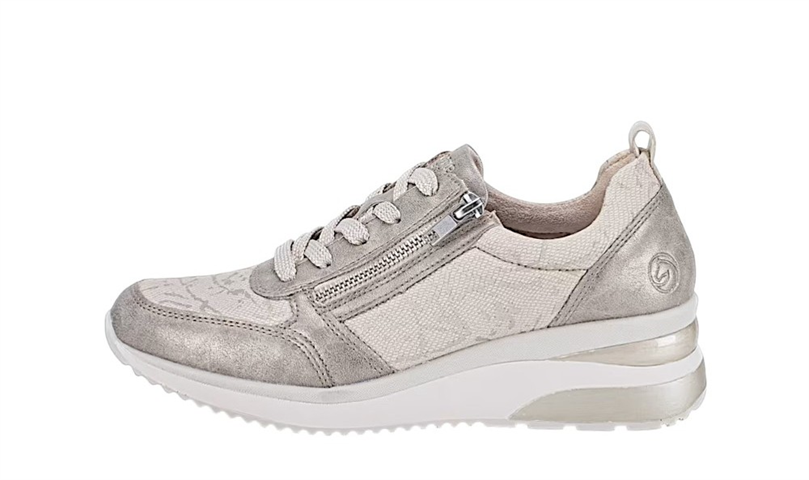 Fashion sports shoes